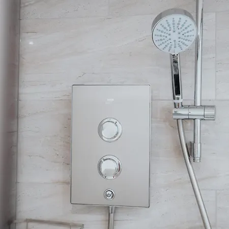 Scandi Loft Style Apartment - Sleeps 6 - Near Manchester Airport-3