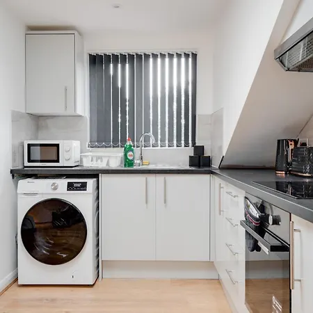 Scandi Loft Style Apartment - Sleeps 6 - Near Manchester Airport-2